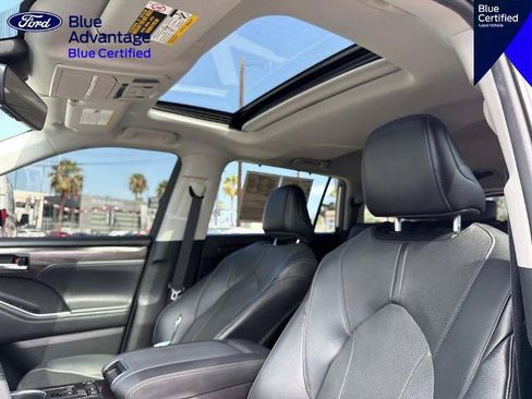 Used 2021 Toyota Highlander Limited FWD image 20