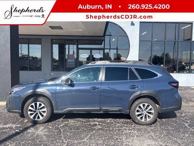 Used 2024 Subaru Outback Premium AWD/4WD image 1