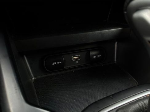 Used 2025 Kia Soul LX w/ LX Technology Package FWD image 23