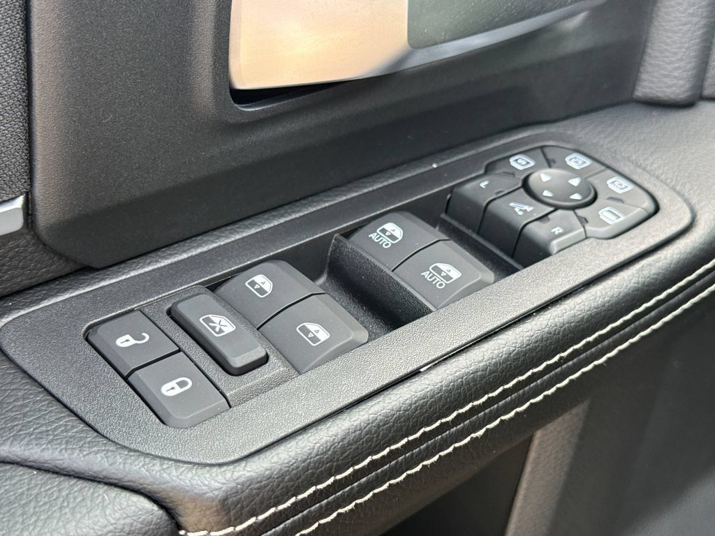 New 2026 RAM 3500 Big Horn AWD/4WD image 18