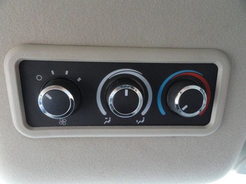 Used 2016 GMC Savana 3500 LT w/ LT Preferred Equipment Group image 21