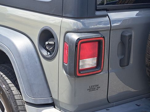Used 2022 Jeep Wrangler Unlimited Sport AWD/4WD image 26