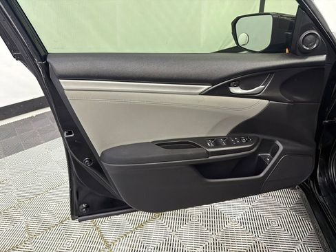 Used 2019 Honda Civic EX image 11