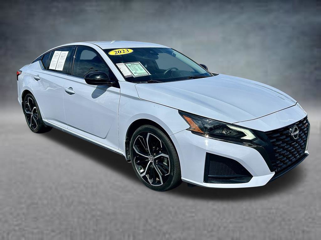 Used 2023 Nissan Altima 2.5 SR FWD image 3
