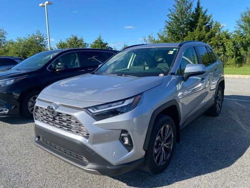 Used 2025 Toyota RAV4 Limited w/ Advanced Technology Package AWD/4WD image 4