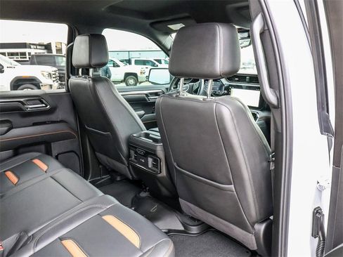 Used 2024 GMC Sierra 1500 AT4 w/ Technology Package image 23