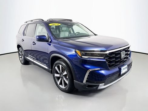 Used 2024 Honda Pilot Touring image 1