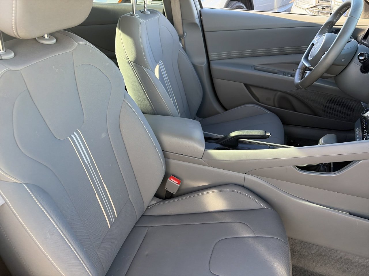 Certified 2025 Hyundai Elantra Sport FWD image 10