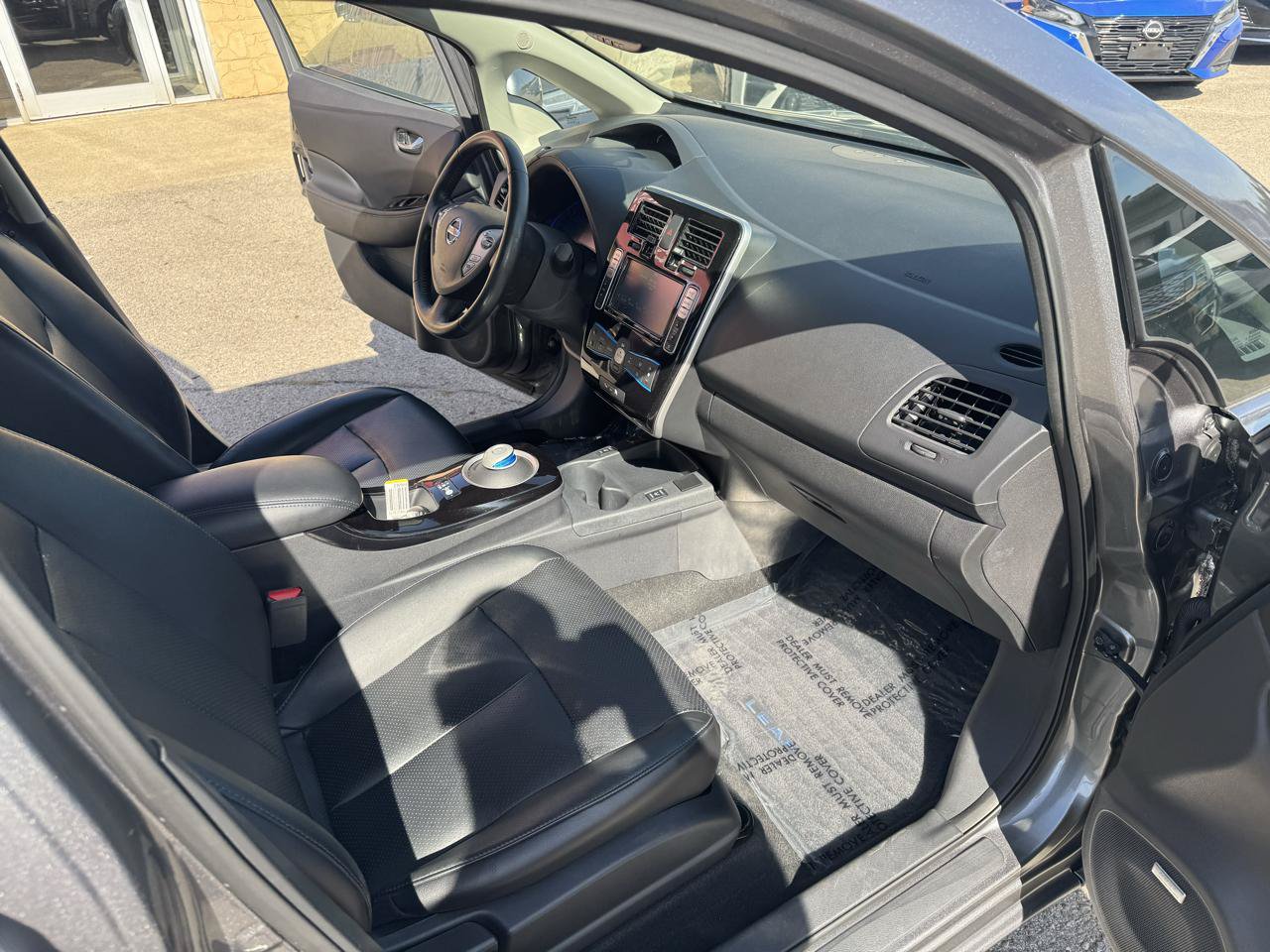 Used 2016 Nissan Leaf SL w/ Premium Package FWD image 19