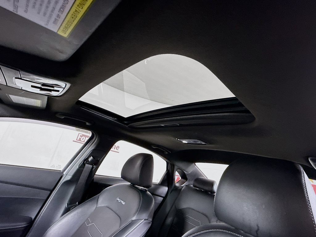 Used 2022 Kia Forte GT-Line w/ GT-Line Premium Package FWD image 11