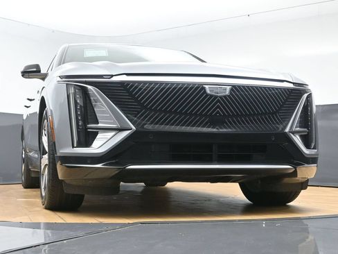 Used 2024 Cadillac Lyriq Tech RWD image 53
