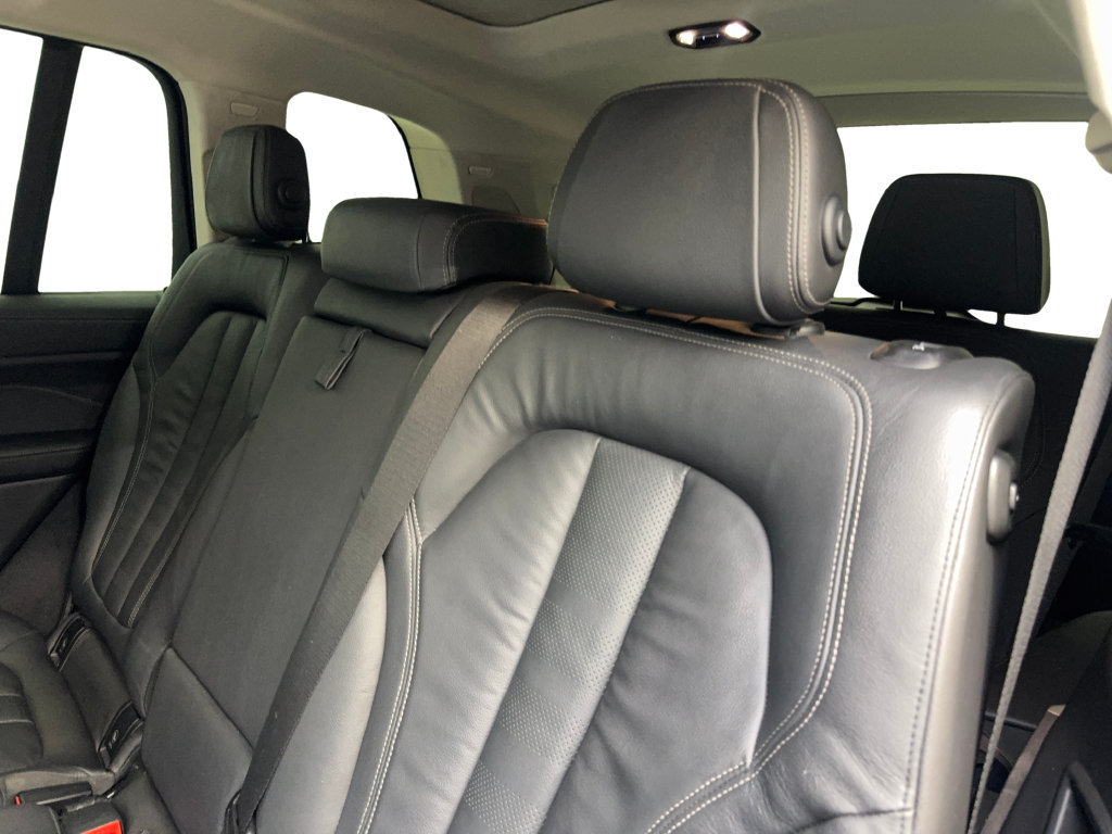 Used 2020 BMW X7 xDrive40i w/ Premium Package AWD/4WD image 37