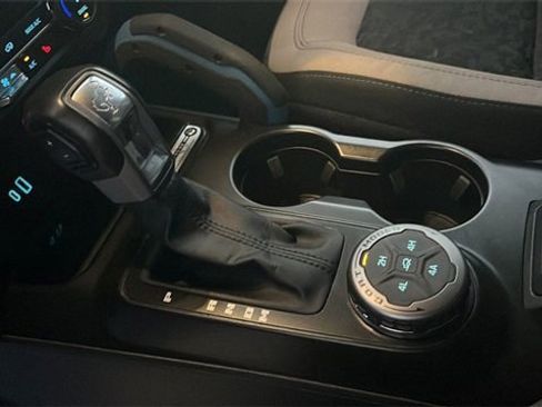 Used 2022 Ford Bronco Wildtrak image 10