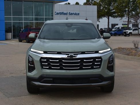 New 2026 Chevrolet Equinox LT image 2