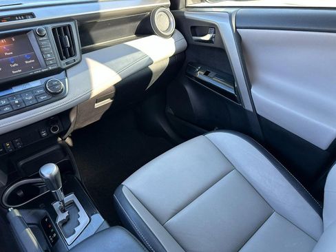 Used 2017 Toyota RAV4 Limited image 17