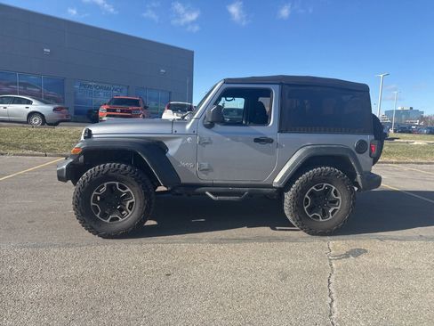 Used 2018 Jeep Wrangler Sport image 2