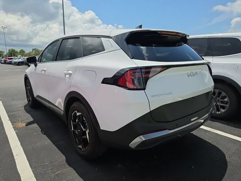 Used 2026 Kia Sportage EX FWD image 11