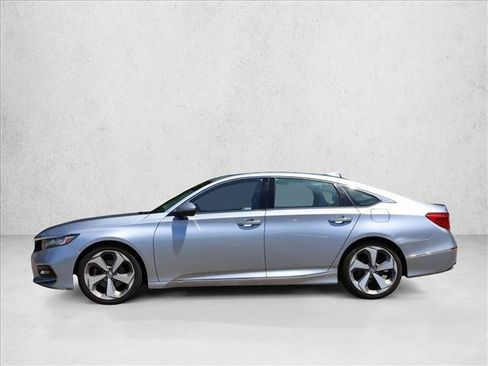 Used 2018 Honda Accord Touring image 8