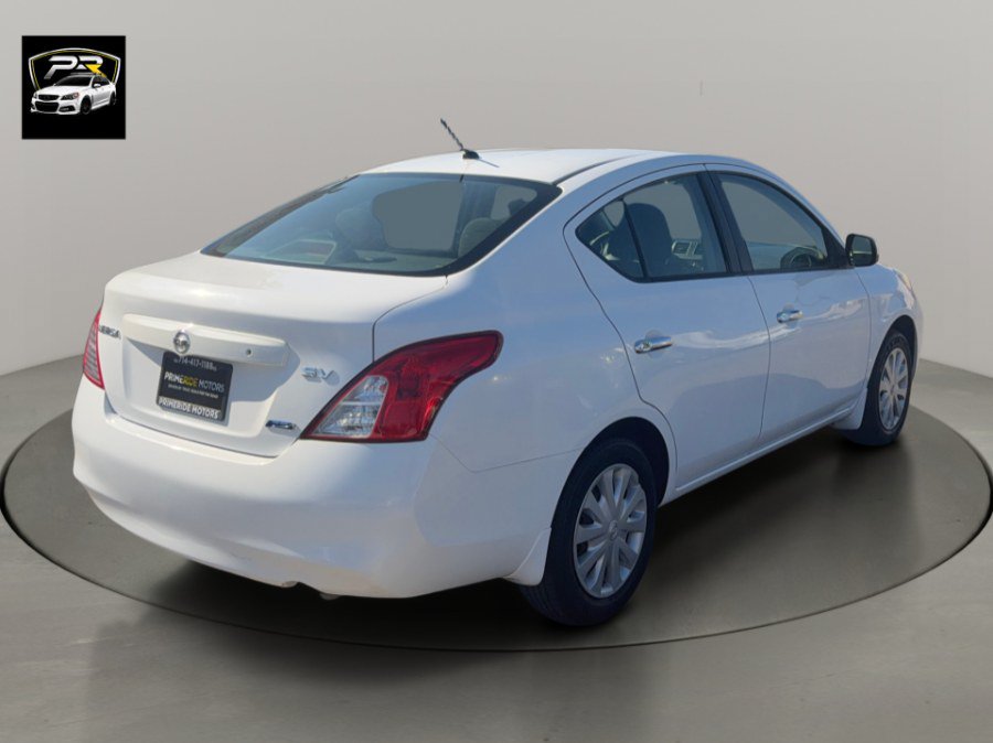 Used 2012 Nissan Versa SV FWD image 5