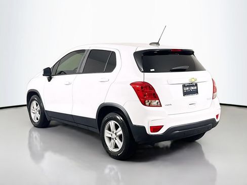 Used 2022 Chevrolet Trax LS w/ Tint and Cruise Package FWD image 5