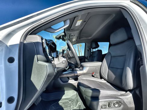 Used 2023 Chevrolet Silverado 1500 LTZ w/ Technology Package image 10