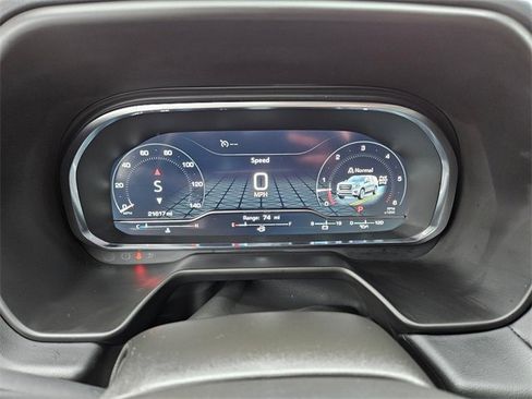 Used 2024 GMC Yukon SLE image 19