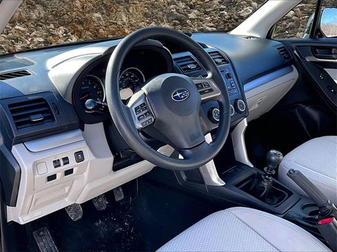 Used 2014 Subaru Forester 2.5i image 12