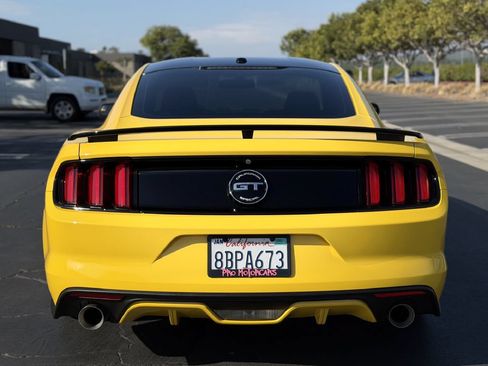 Used 2017 Ford Mustang GT Premium RWD image 6