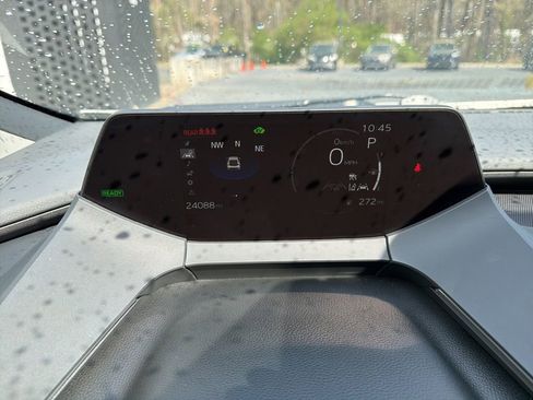 Used 2023 Toyota Prius XLE FWD image 46