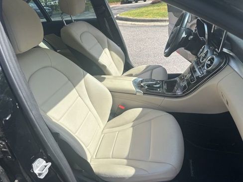 Used 2015 Mercedes-Benz C 300 Sedan image 17