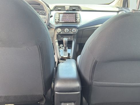 Used 2025 Nissan Versa SV FWD image 14