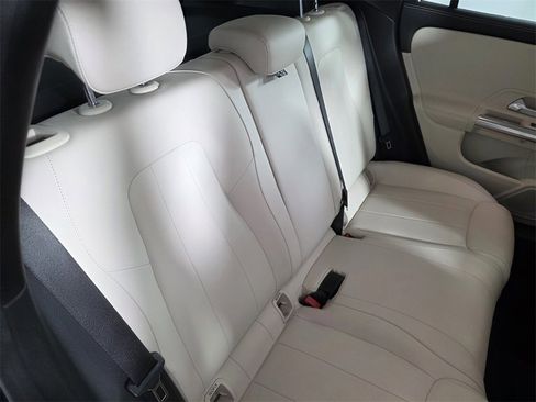 Used 2023 Mercedes-Benz GLA 250 image 27