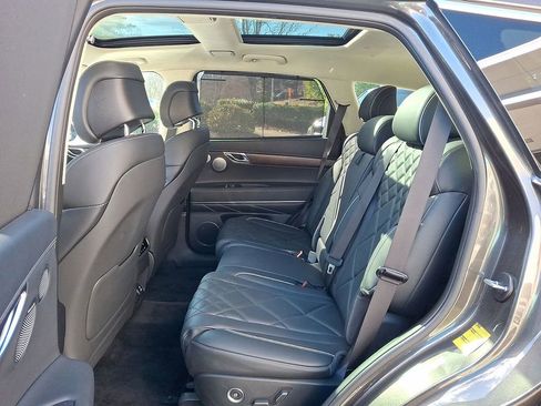 Used 2025 Genesis GV80 3.5T Prestige image 20