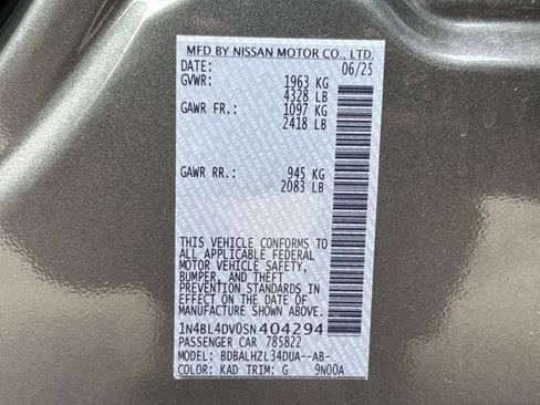 Used 2025 Nissan Altima 2.5 SV FWD image 19