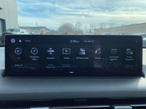 Used 2024 Genesis GV70 2.5T w/ Select Package image 12