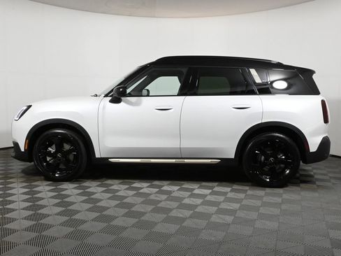 Used 2025 MINI Cooper Countryman S w/ Comfort Package Max image 2
