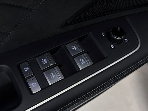 Used 2024 Audi S8 image 27