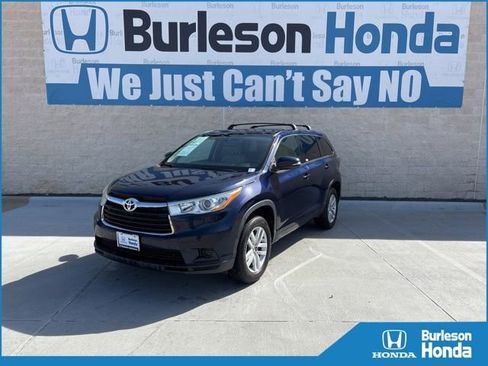 Used 2014 Toyota Highlander LE image 1