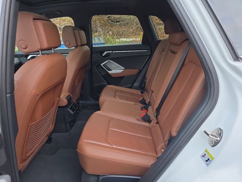 Used 2022 Audi Q3 2.0T Premium w/ Convenience Package image 55