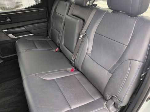 Used 2024 Toyota Tundra Platinum AWD/4WD image 31