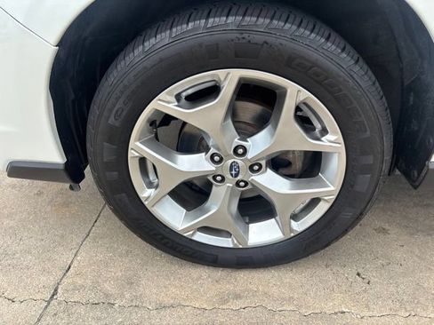 Used 2018 Subaru Forester 2.5i Touring AWD/4WD image 14