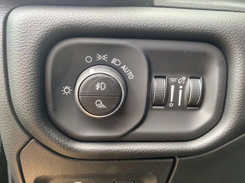 New 2026 RAM 1500 4x4 Crew Cab image 23