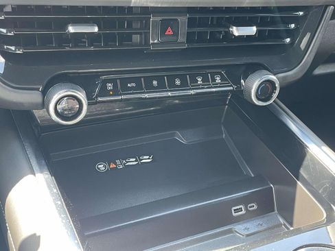 Used 2025 Chevrolet Tahoe Z71 image 35