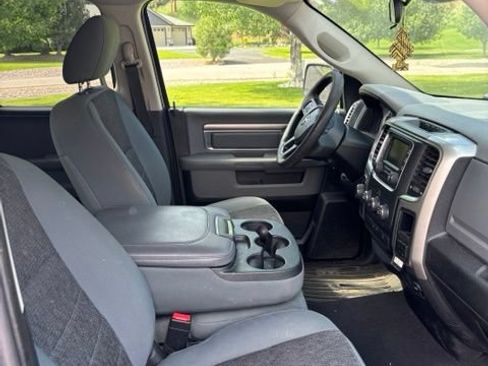 Used 2017 RAM 1500 Classic SLT w/ Protection Group AWD/4WD image 4