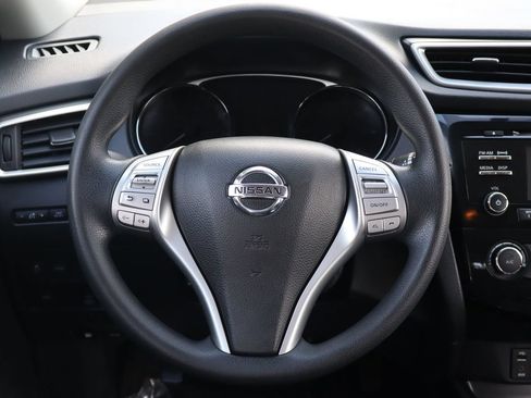 Used 2015 Nissan Rogue S AWD/4WD image 18