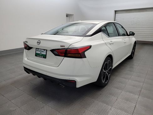 Used 2025 Nissan Altima 2.5 SR FWD image 9
