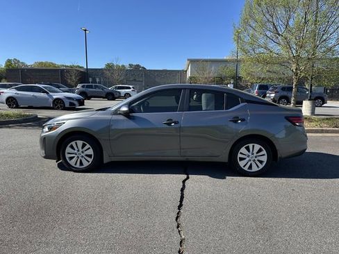 Certified 2025 Nissan Sentra S FWD image 5