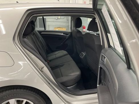 Used 2016 Volkswagen Golf S FWD image 10