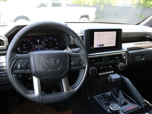 Used 2025 Toyota Tacoma TRD Sport AWD/4WD image 14