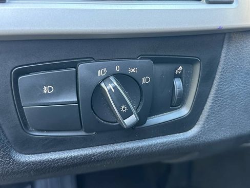Used 2017 BMW 320i Sedan RWD image 25